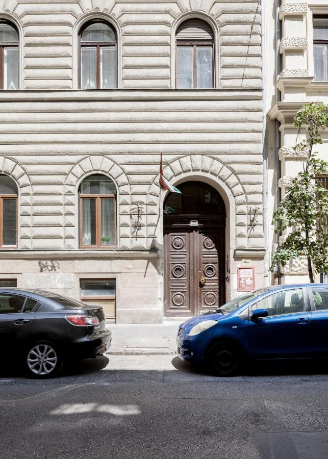 Luxe, Historic Home Near Downtown Landmarks 19Th Century Budapest Kültér fotó